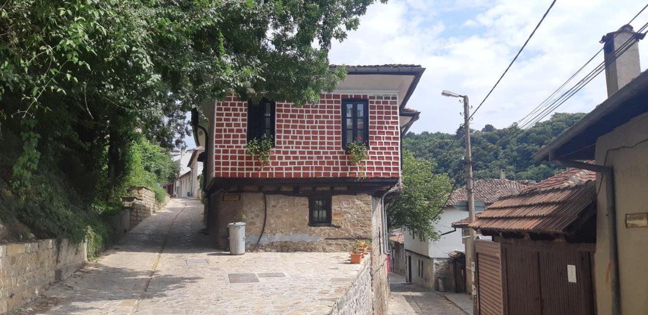 The Red Konak Villa Veliko Tărnovo Exterior foto