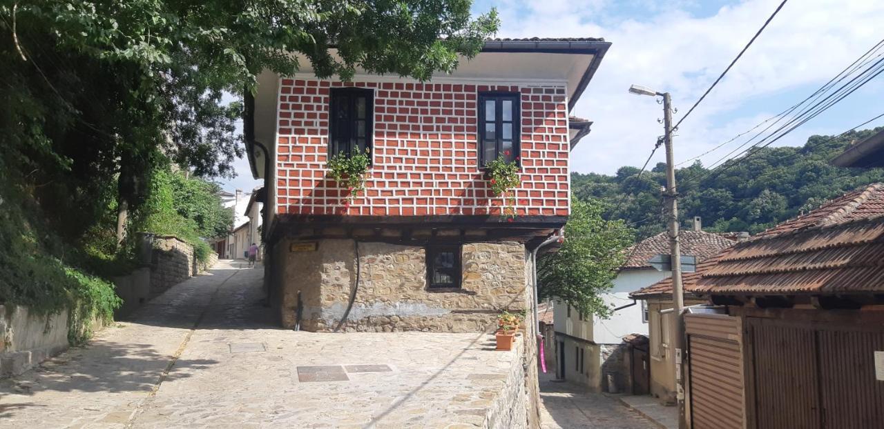 The Red Konak Villa Veliko Tărnovo Exterior foto