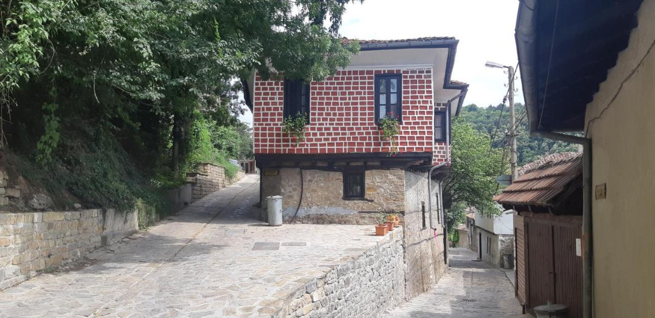 The Red Konak Villa Veliko Tărnovo Exterior foto