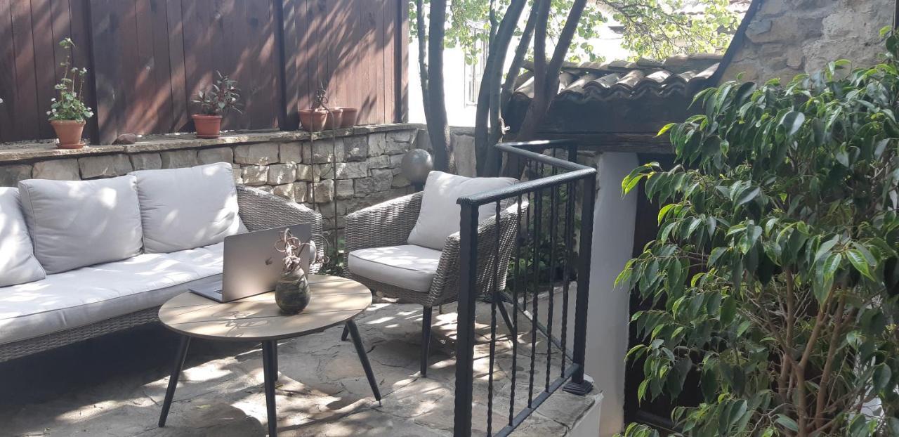 The Red Konak Villa Veliko Tărnovo Exterior foto
